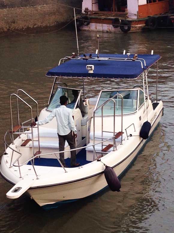 Gulf Craft 31 Speedboat on Hire in Mumbai